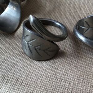 Napkin rings pewter 6